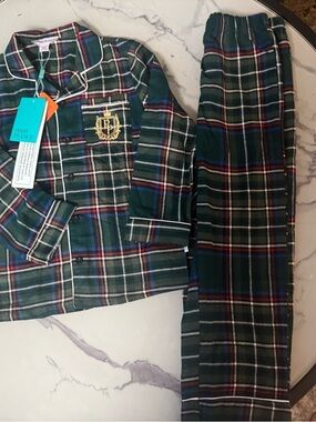 NWT Posh Peanut Tartan  Green Plaid Two-Piece Pajama Set with Crest